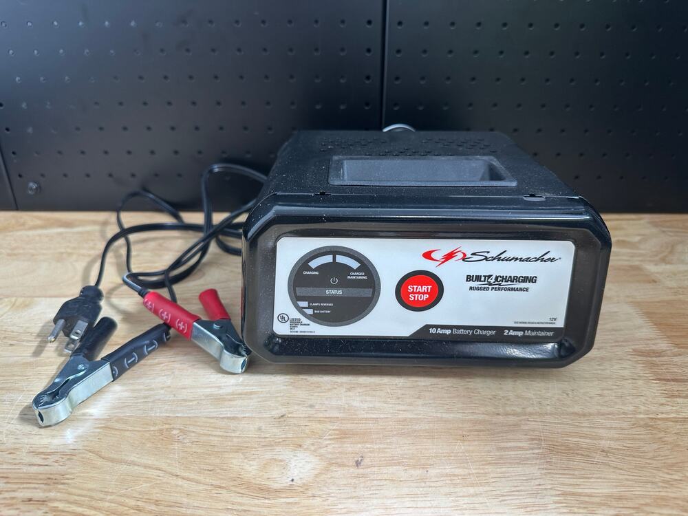 Schumacher Electric 10A Car Battery Charger Maintainer 12V Auto Marine